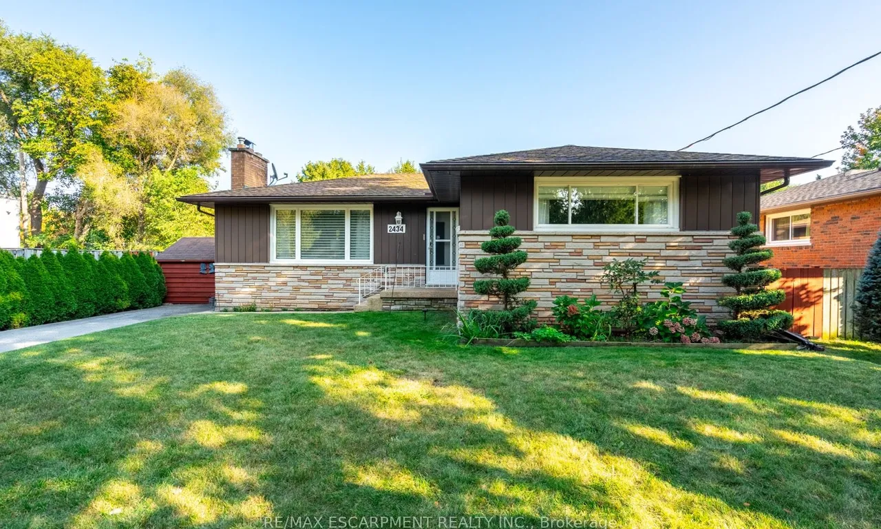 2434 EILEEN Dr, Burlington, ON L7R 1M8