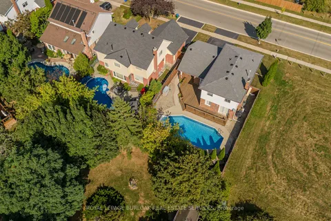 2090 Deer Run Ave, Burlington, ON L7M 2N8