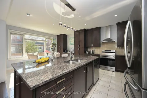 3974 WORTHVIEW Pl, Mississauga, ON L5N 6S7