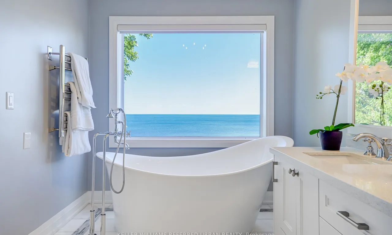 399 Lake Promenade, Toronto, ON M8W 1C3