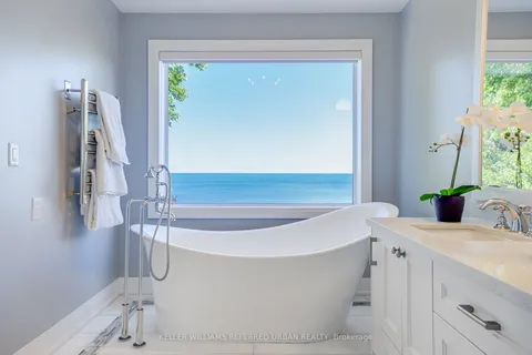 399 Lake Promenade, Toronto, ON M8W 1C3