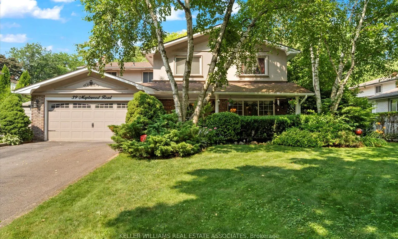 39 Maplewood Rd, Mississauga, ON L5G 2M7