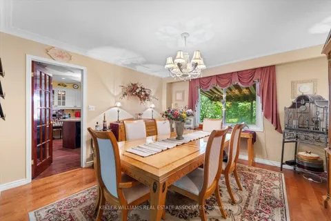 39 Maplewood Rd, Mississauga, ON L5G 2M7