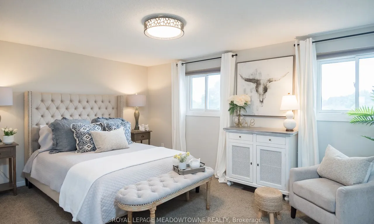 586 Hayward Cres, Milton, ON L9T 4W7