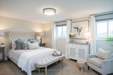 586 Hayward Cres, Milton, ON L9T 4W7