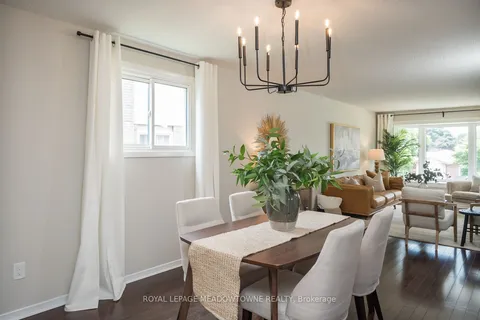 586 Hayward Cres, Milton, ON L9T 4W7