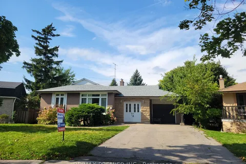 86 Rabbit Lane, Toronto, ON M9B 5S9