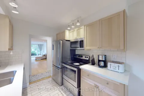 86 Rabbit Lane, Toronto, ON M9B 5S9