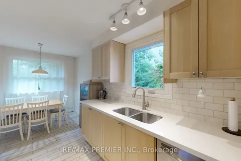 86 Rabbit Lane, Toronto, ON M9B 5S9