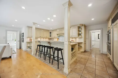 43 Edenbridge Dr, Toronto, ON M9A 3E8