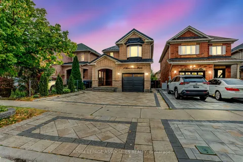9 Weston Downs Ave, Toronto, ON M9N 3Z5