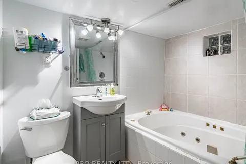 99 Howick Ave, Toronto, ON M6N 1N2