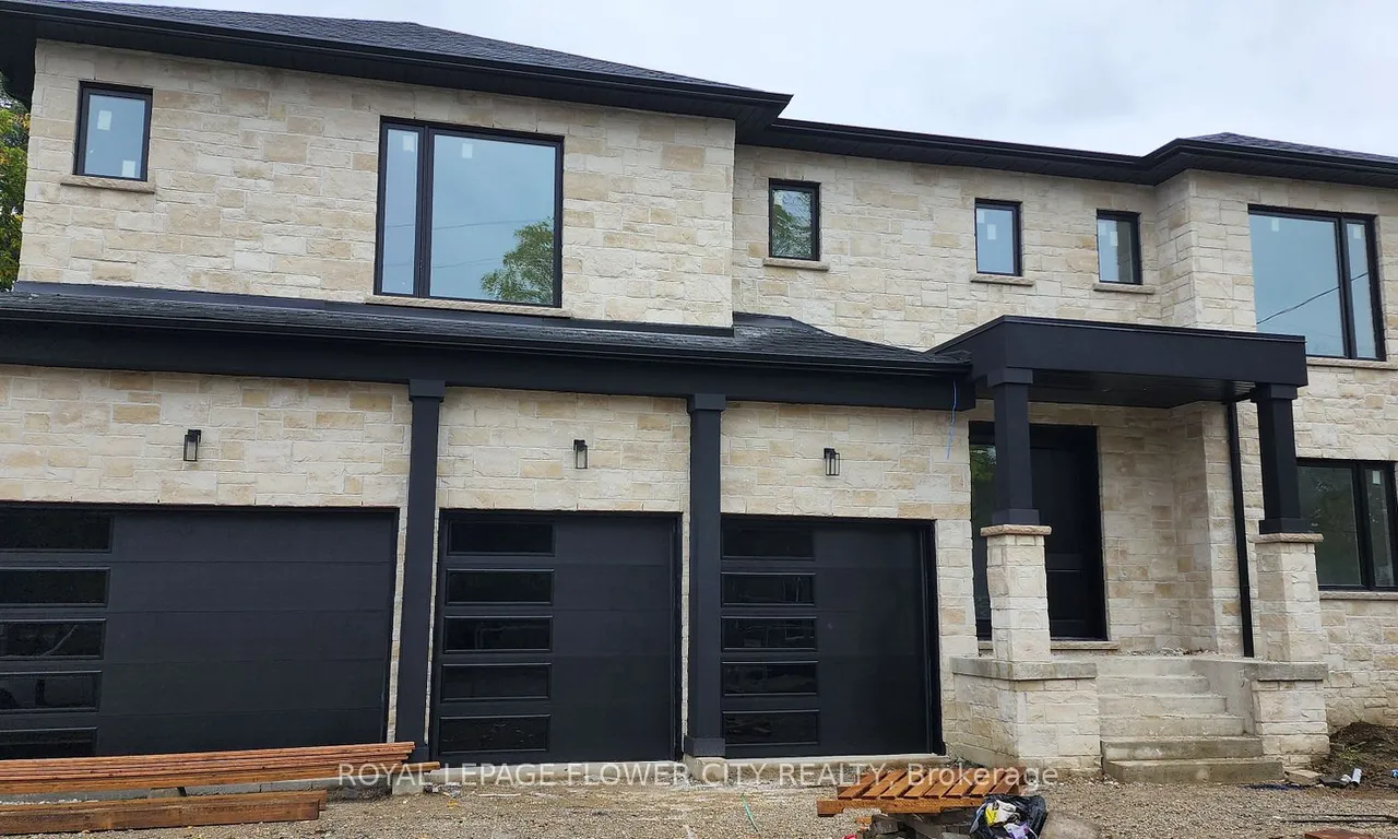 1264 St Marys Ave, Mississauga, ON L5E 1H7