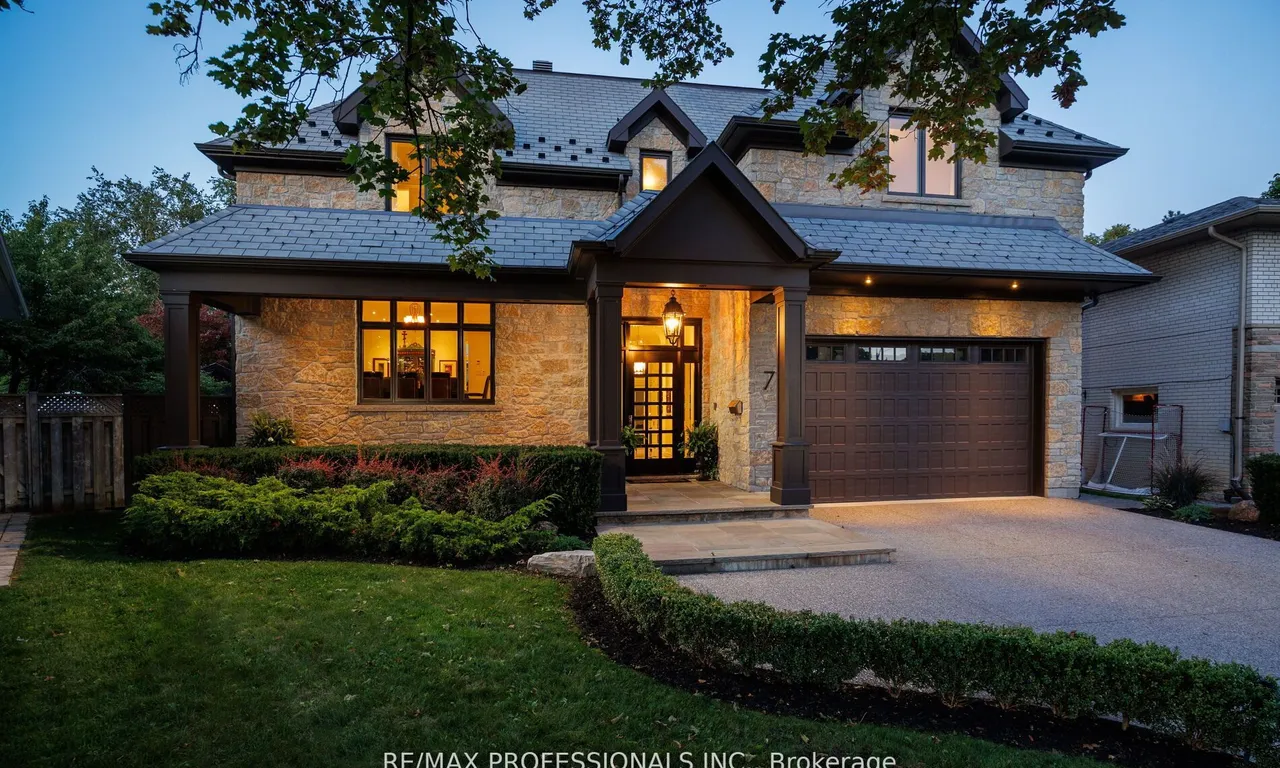 7 Bewdley Pl, Toronto, ON M9A 4J1