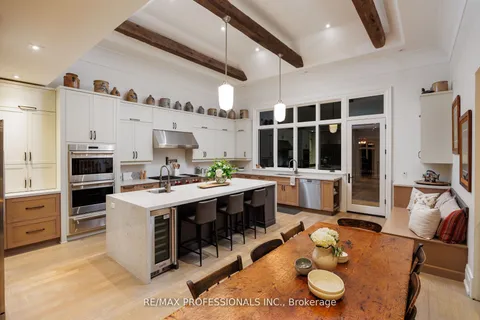 7 Bewdley Pl, Toronto, ON M9A 4J1