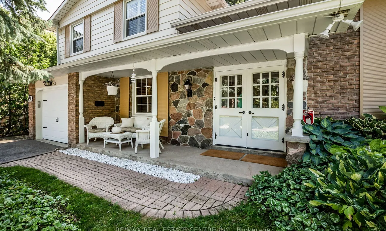 698 Marley Rd, Burlington, ON L7T 3R9