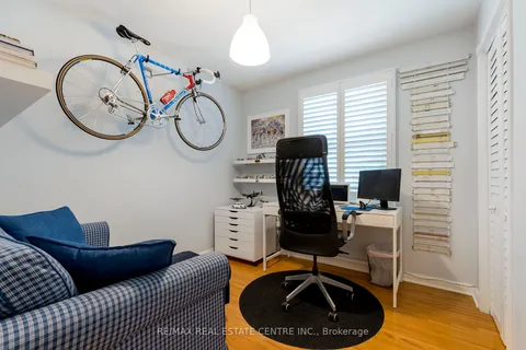 698 Marley Rd, Burlington, ON L7T 3R9