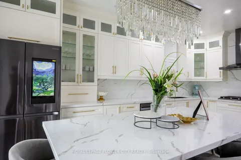 94 SIR JACOBS Cres, Brampton, ON L7A 3T5