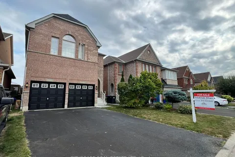 5033 Dubonet Dr, Mississauga, ON L5M 7X1