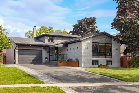 30 Collingdale Rd, Toronto, ON M9V 3R1