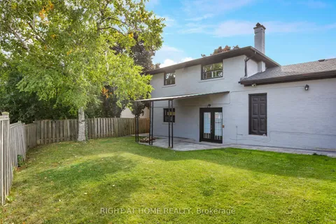 30 Collingdale Rd, Toronto, ON M9V 3R1