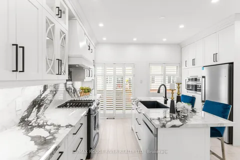 95 Piggott Mews, Toronto, ON M9N 0A7