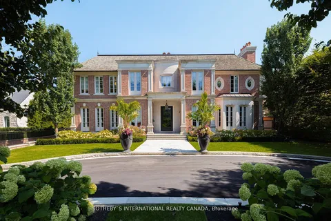 29 Edgehill Rd, Toronto, ON M9A 4N1