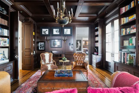 29 Edgehill Rd, Toronto, ON M9A 4N1