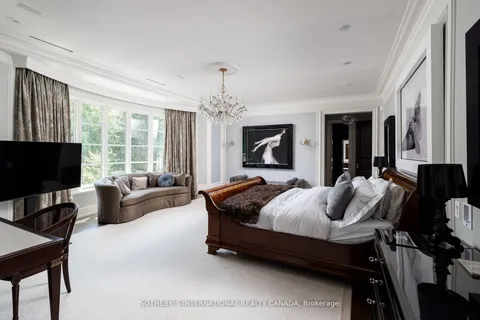 29 Edgehill Rd, Toronto, ON M9A 4N1