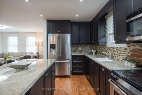577 Hayward Cres, Milton, ON L9T 4T8