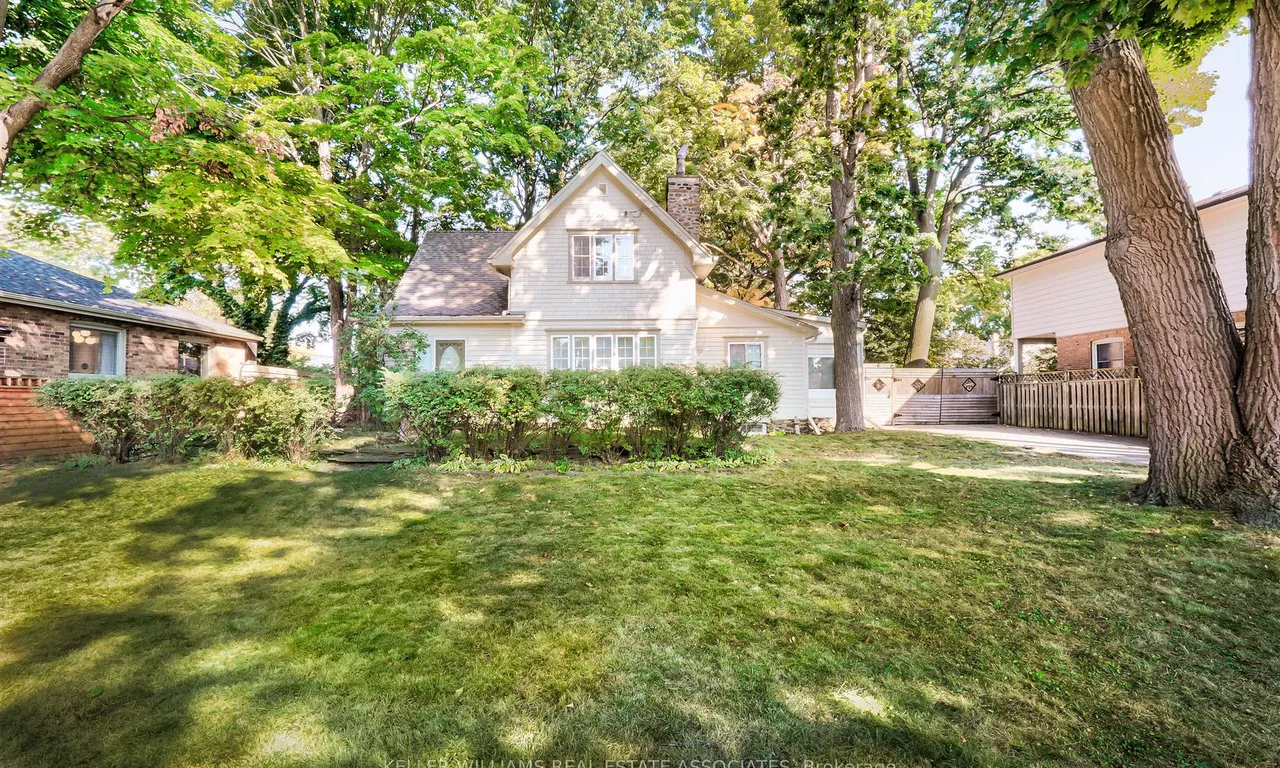 590 Horner Ave, Toronto, ON M8W 2C6