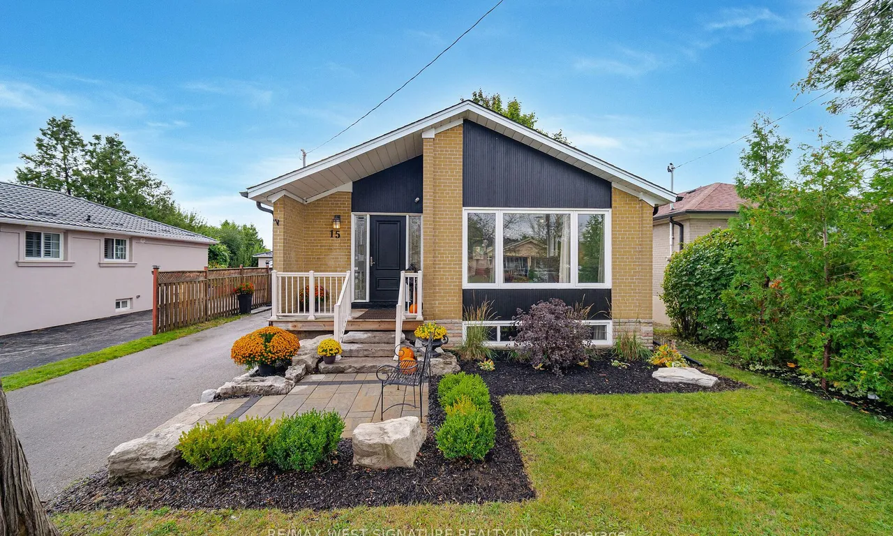 15 Lamella Rd, Toronto, ON M9V 1Y7