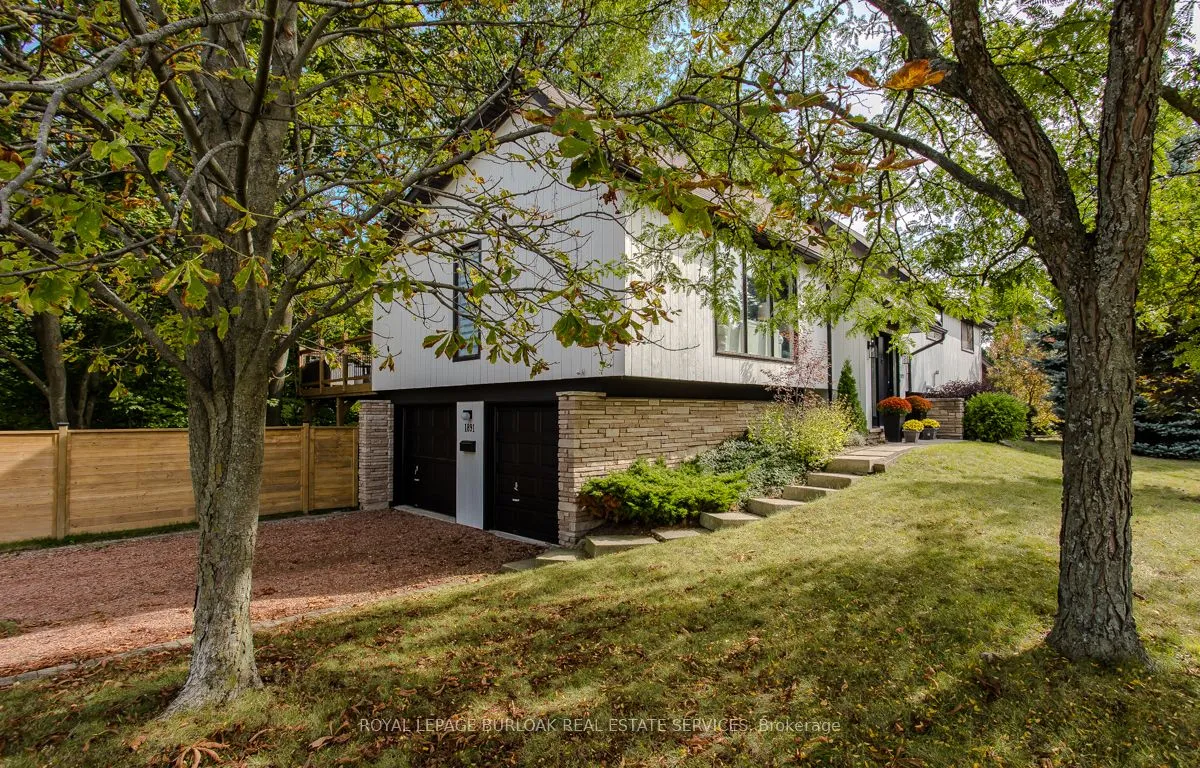 1891 Heather Hills Dr, Burlington, ON L7P 2Z1