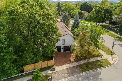 1891 Heather Hills Dr, Burlington, ON L7P 2Z1