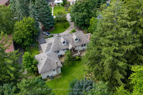 11 Ben Machree Dr, Mississauga, ON L5H 2S2