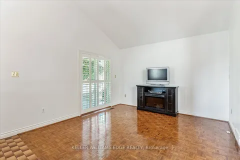 335 York Rd, Burlington, ON L7R 3X5