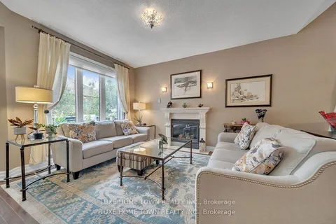 15 Scott Blvd, Milton, ON L9T 0R9