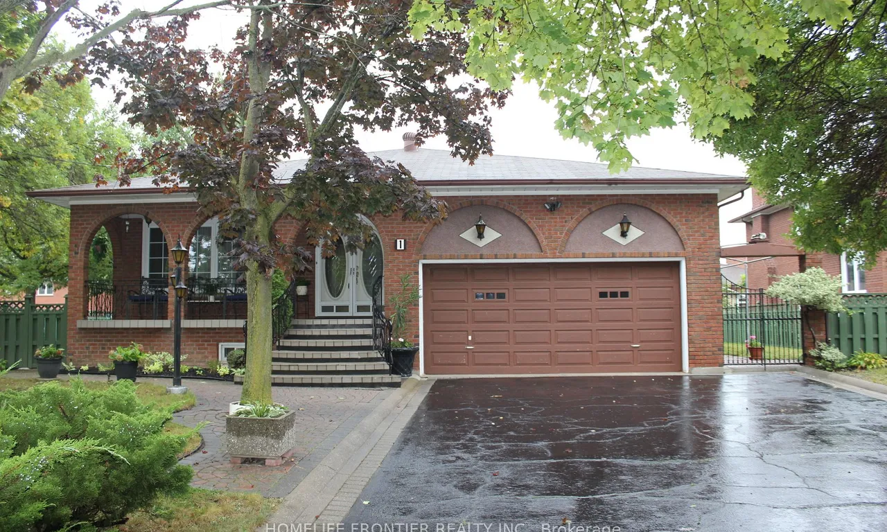 1 Tothill Rd, Toronto, ON M9L 1H8