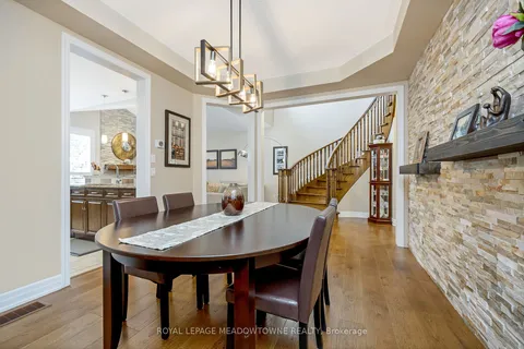 31 Scott Blvd, Milton, ON L9T 0R9