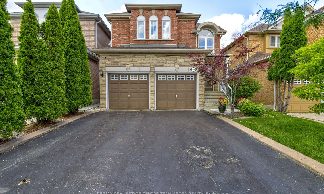 595 Warhol Way, Mississauga, ON L5W 1M2