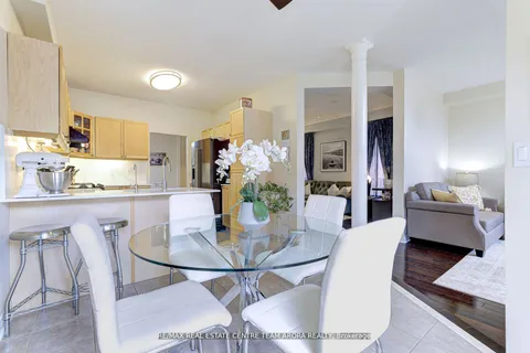 595 Warhol Way, Mississauga, ON L5W 1M2