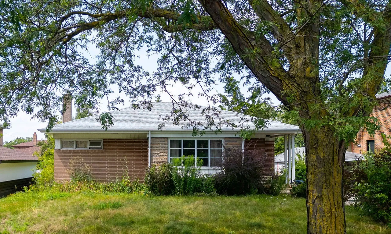 34 Highview Ave, Toronto, ON M3M 1C4