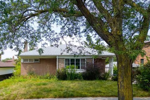 34 Highview Ave, Toronto, ON M3M 1C4