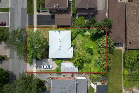 34 Highview Ave, Toronto, ON M3M 1C4