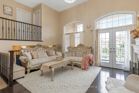 112 George Robinson Dr, Brampton, ON L6Y 0Z8