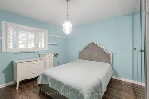 32 Cedarcrest Dr, Toronto, ON M9A 2V6