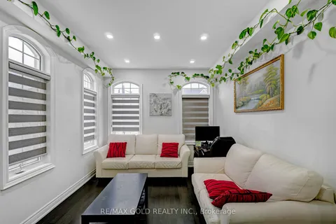 42 Seymour Rd, Brampton, ON L6R 4A6