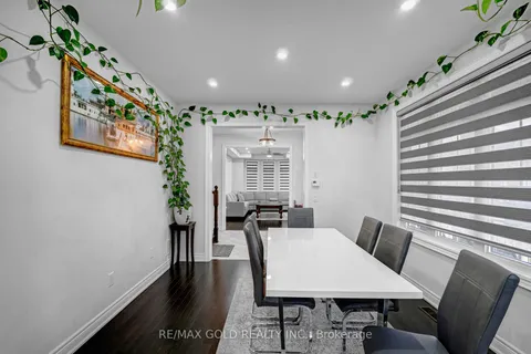 42 Seymour Rd, Brampton, ON L6R 4A6