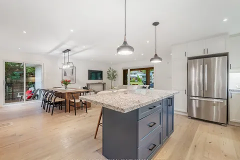 1948 Lenarthur Dr, Mississauga, ON L5J 2J2