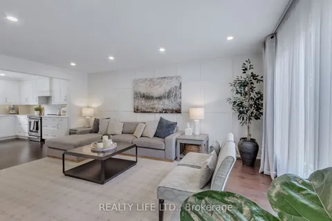 1039 Fair Birch Dr, Mississauga, ON L5H 1M4